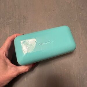 Tiffany glasses case💚